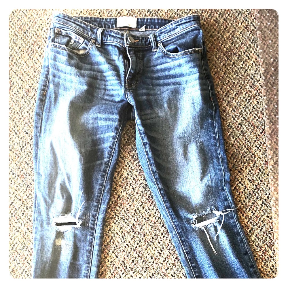BKE Stella Straight crop DISTRESSED capri jean